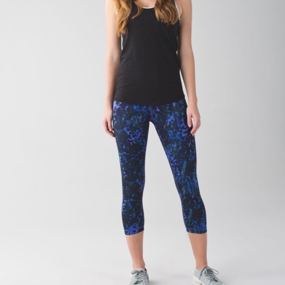| Lululemon | Wunder Under Crop II. Size 2.